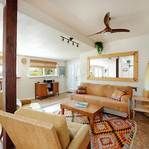 https://kekai-studio-the-koi-house-w-pool.hotelsinhawaii.org